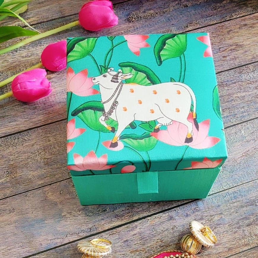 Pichwai Gift Box